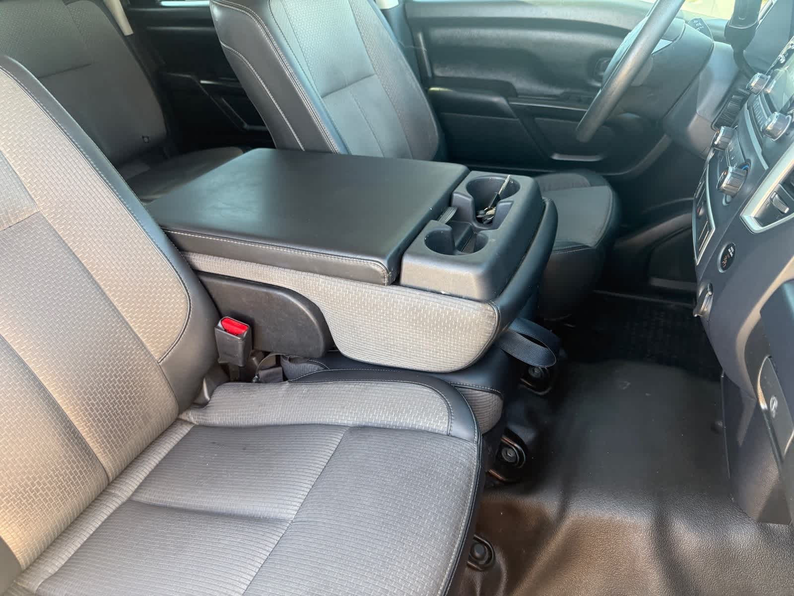 Thumbnail: 2017 Nissan Titan - 10