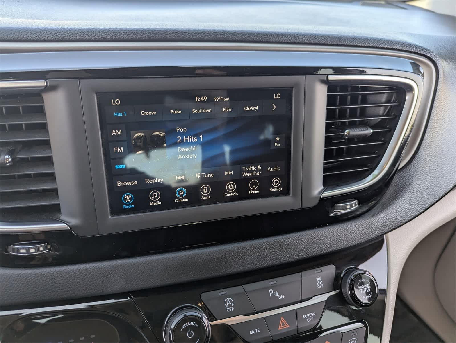 Thumbnail: 2020 Chrysler Pacifica - 25