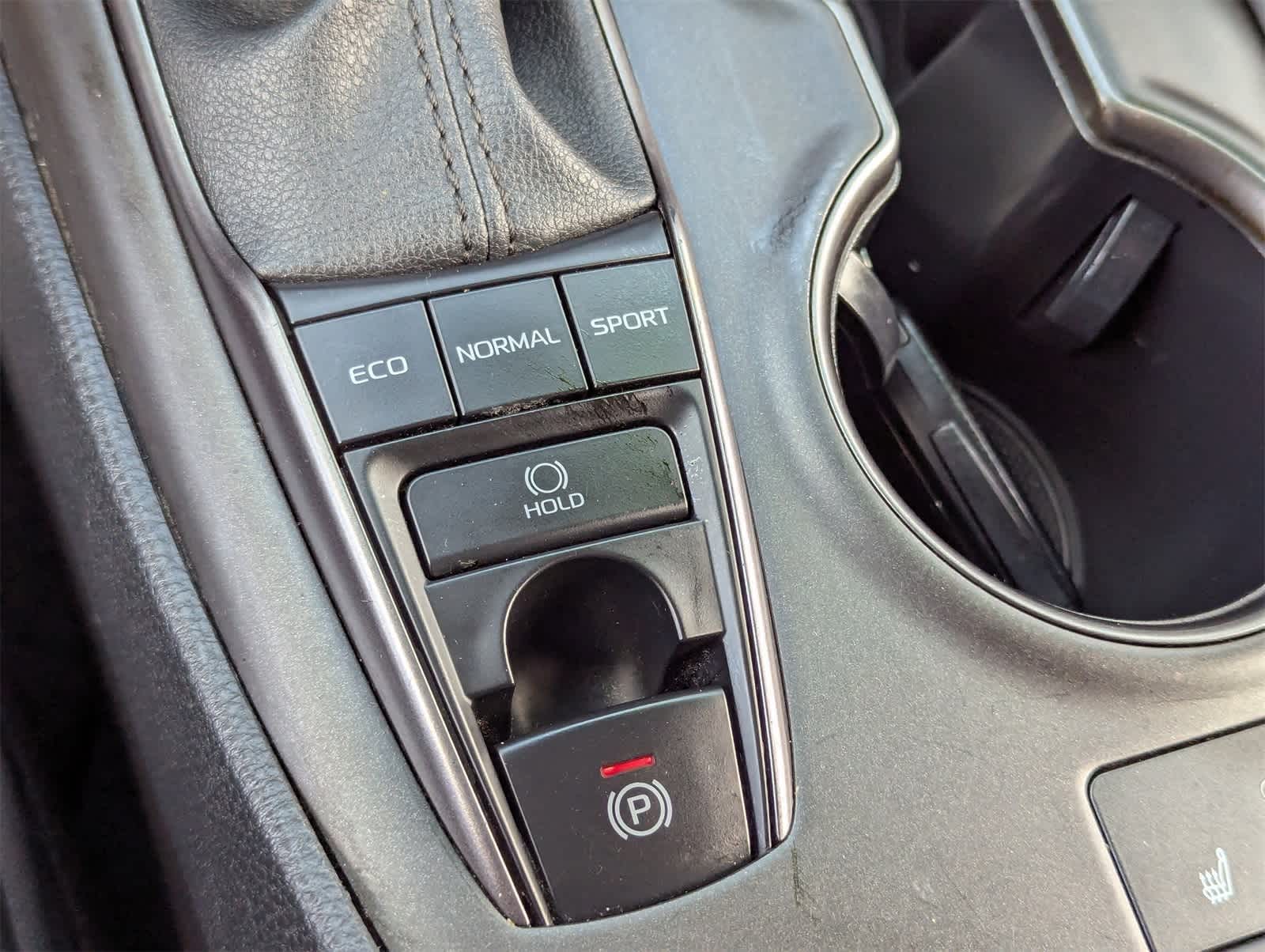 Thumbnail: 2023 Toyota Camry - 31