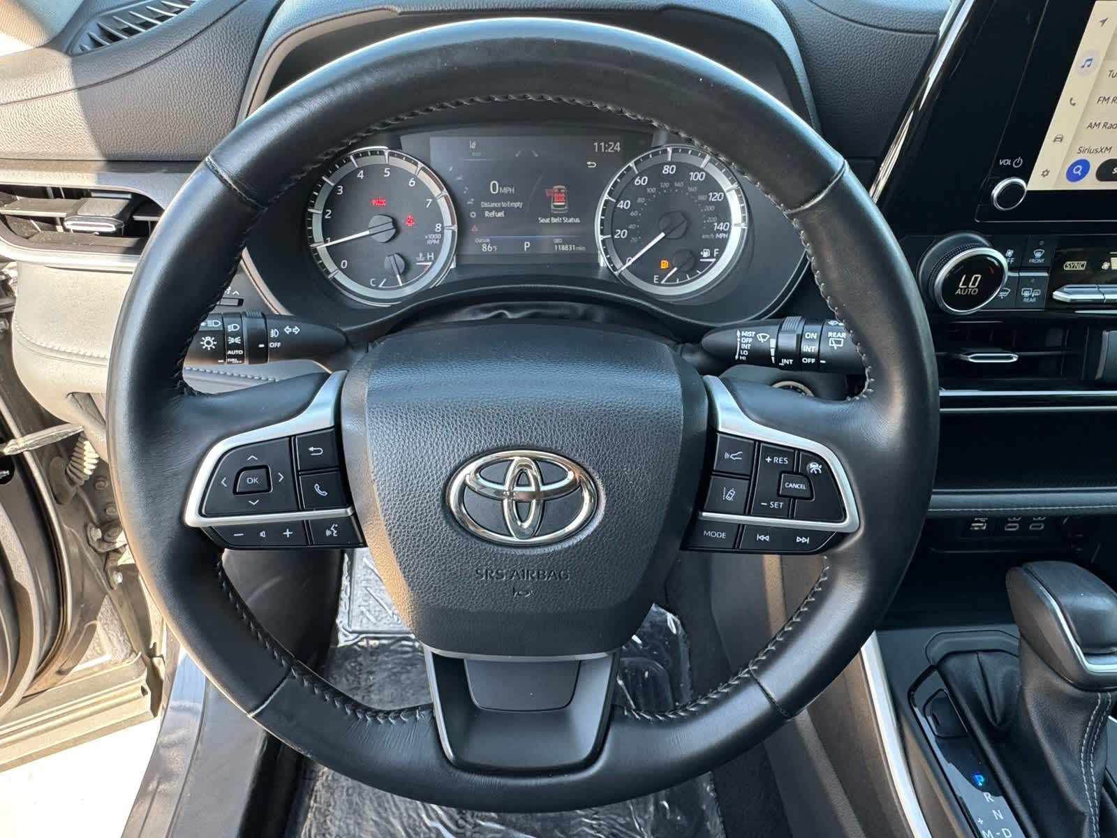 Thumbnail: 2023 Toyota Highlander - 16