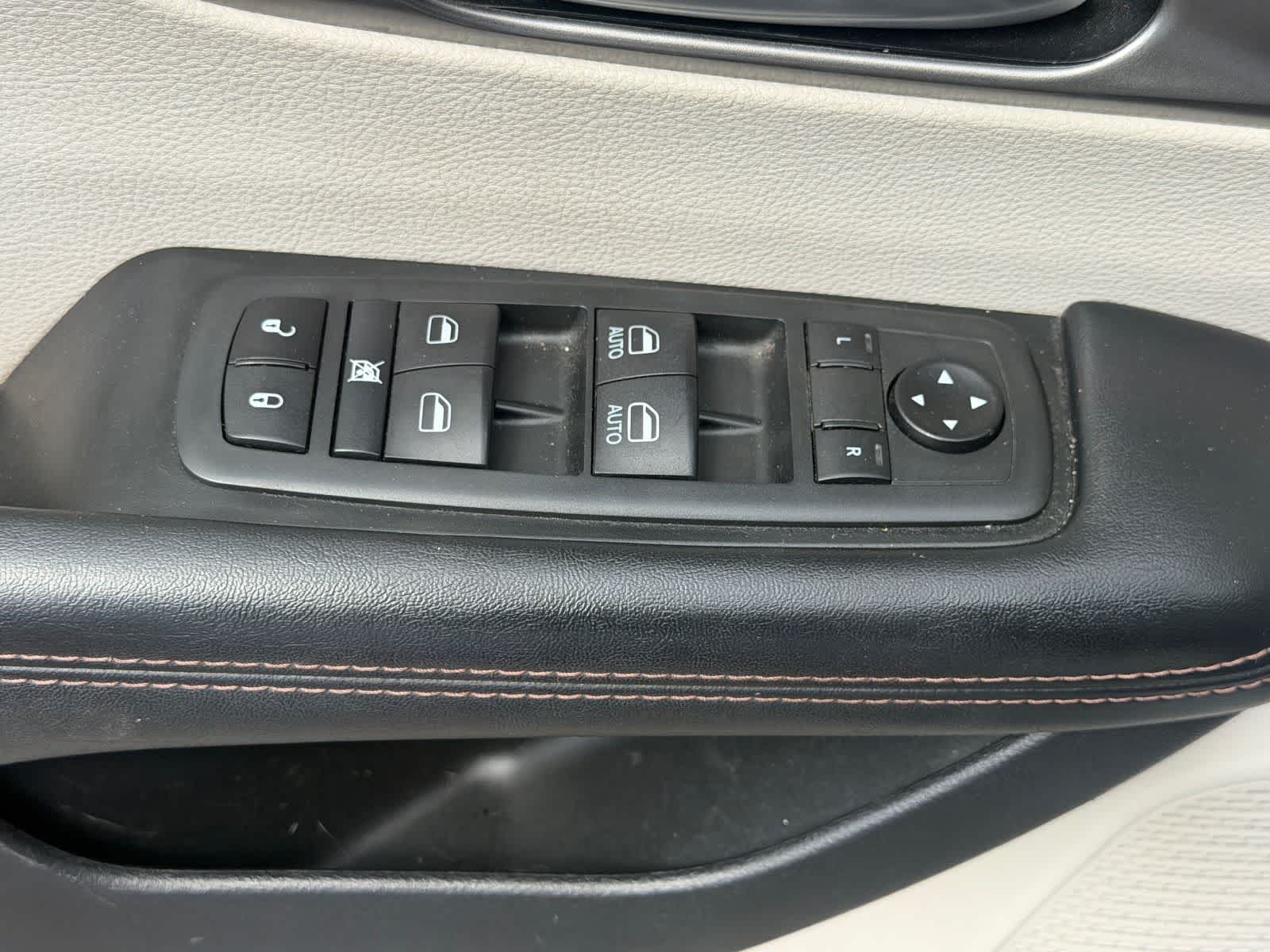 Thumbnail: 2020 Chrysler Pacifica - 11