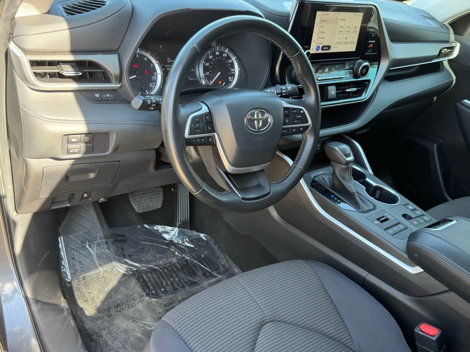 Thumbnail: 2023 Toyota Highlander - 2