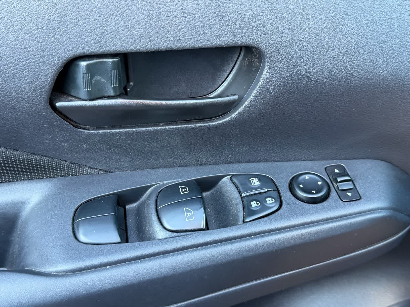 Thumbnail: 2023 Nissan Kicks - 17