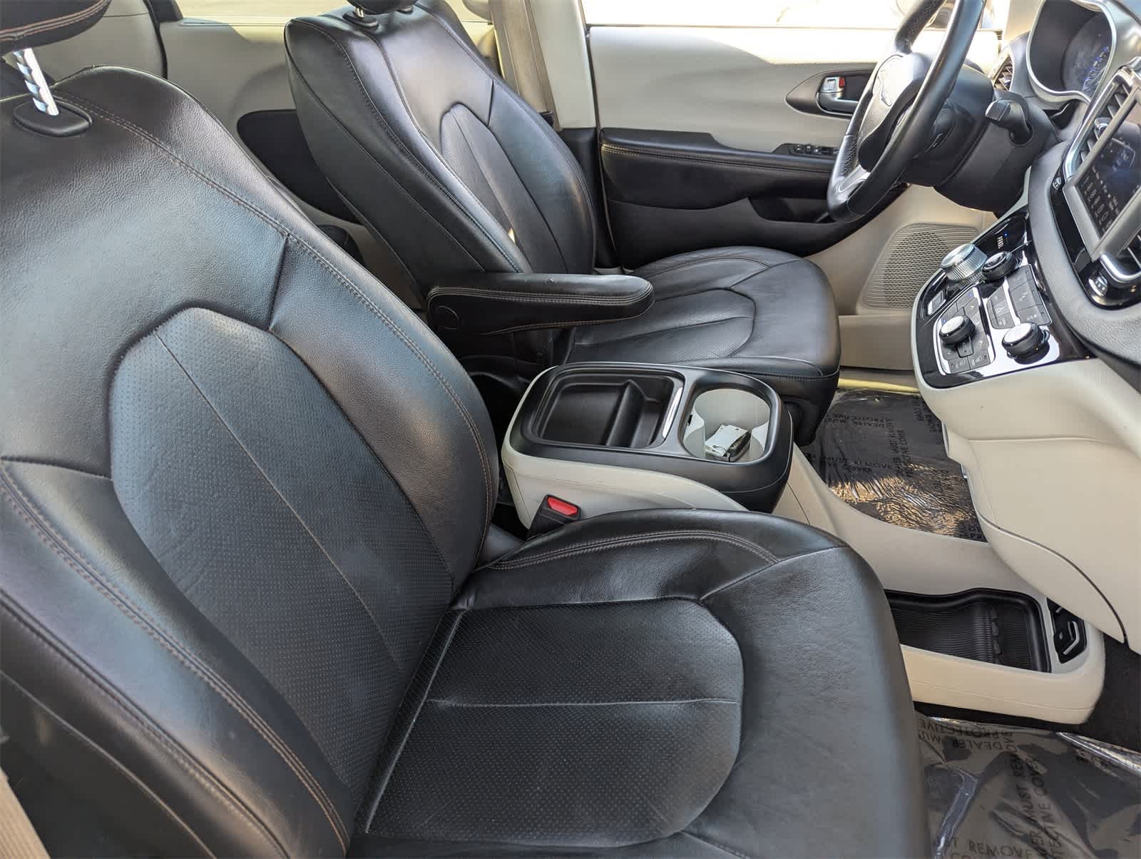 Thumbnail: 2020 Chrysler Pacifica - 11