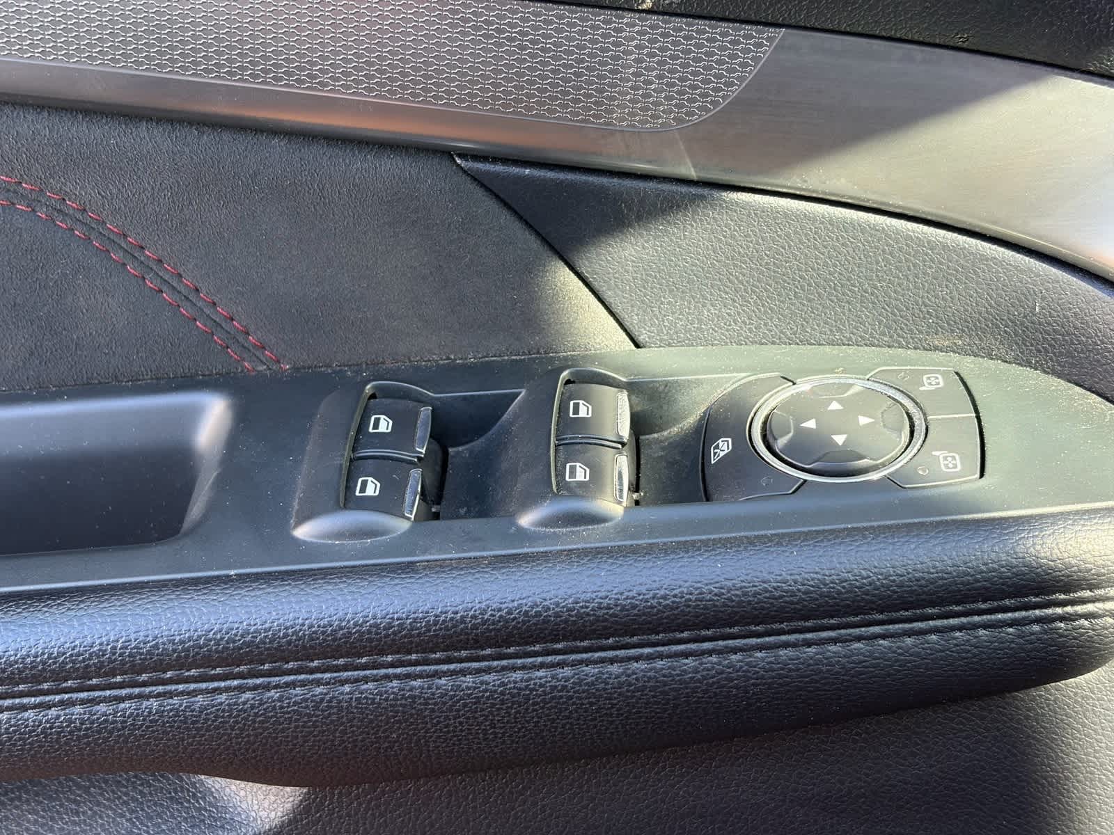 Thumbnail: 2019 Ford Explorer - 8