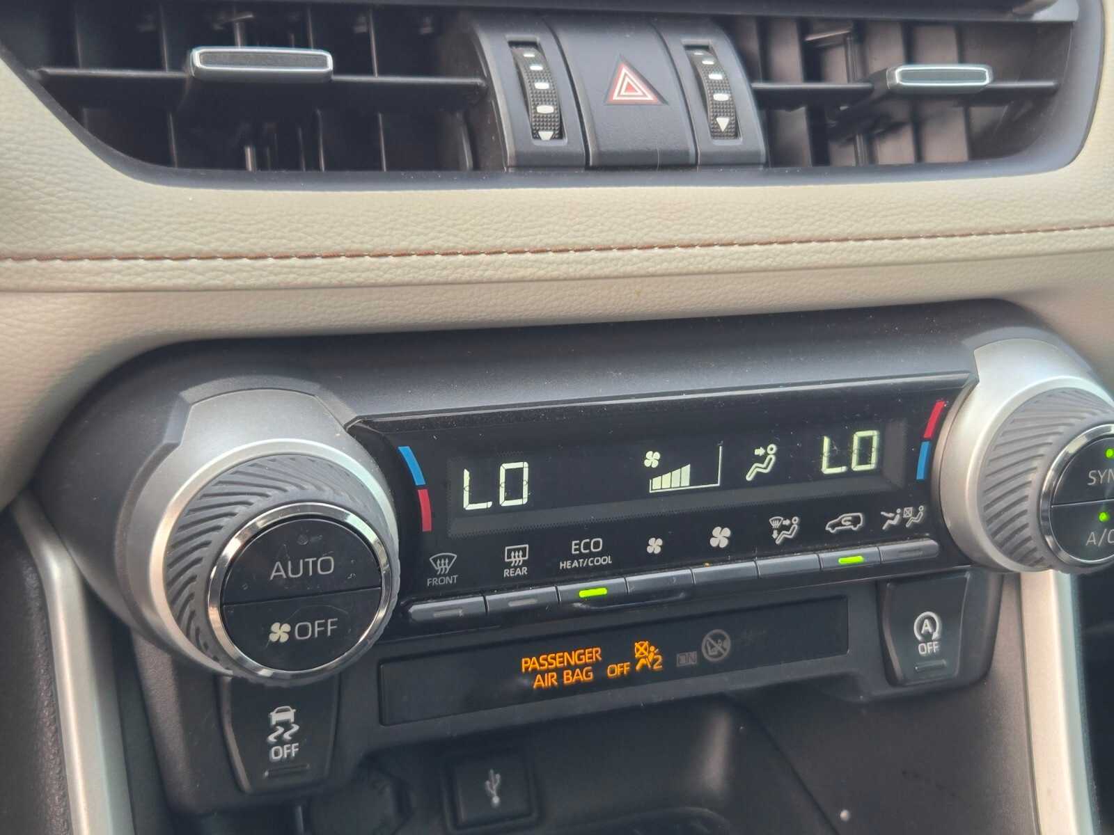 Thumbnail: 2020 Toyota RAV4 - 27