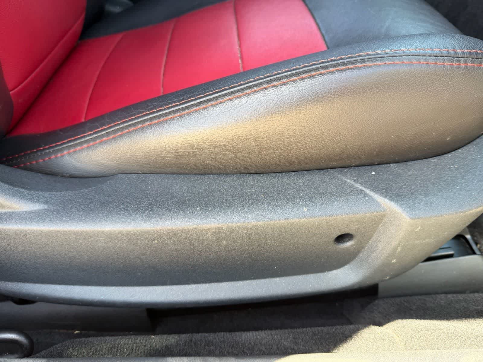 Thumbnail: 2010 Dodge Challenger - 13