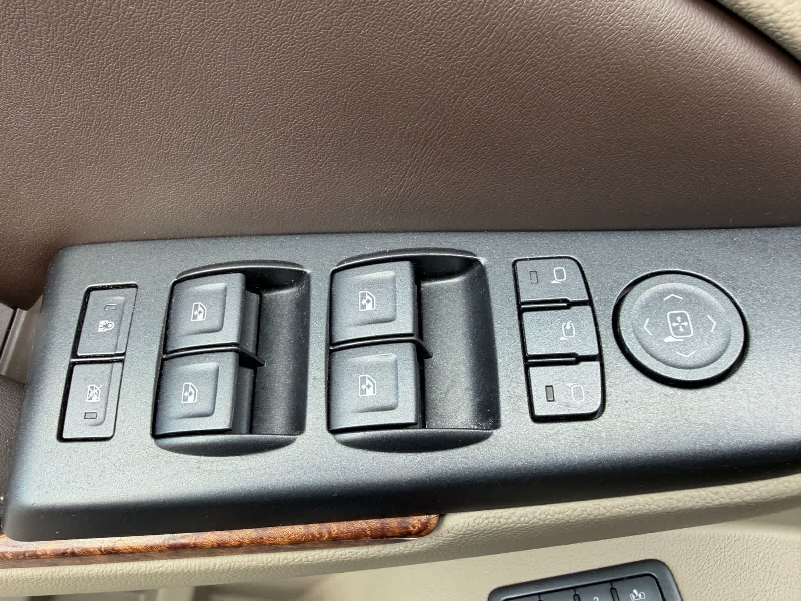 Thumbnail: 2016 Chevrolet Tahoe - 14