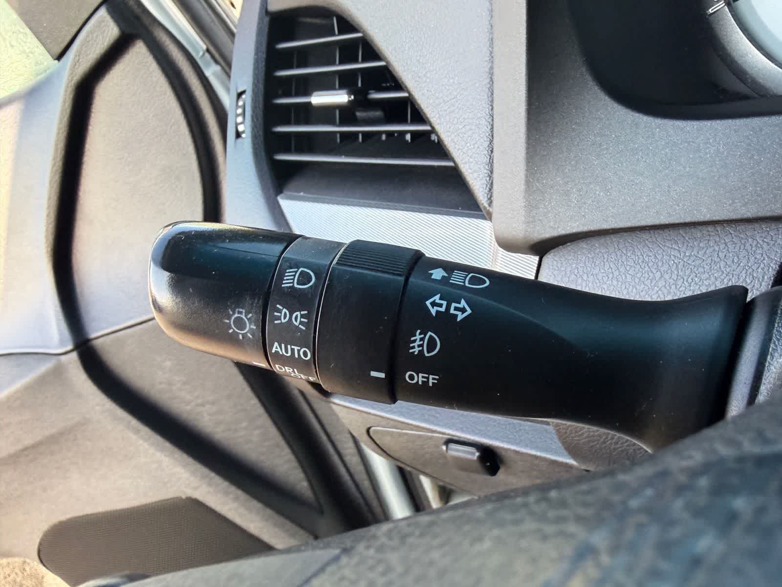 Thumbnail: 2015 Toyota Sienna - 22
