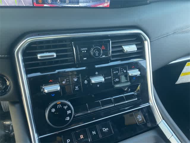 2025 Nissan Armada SL 28