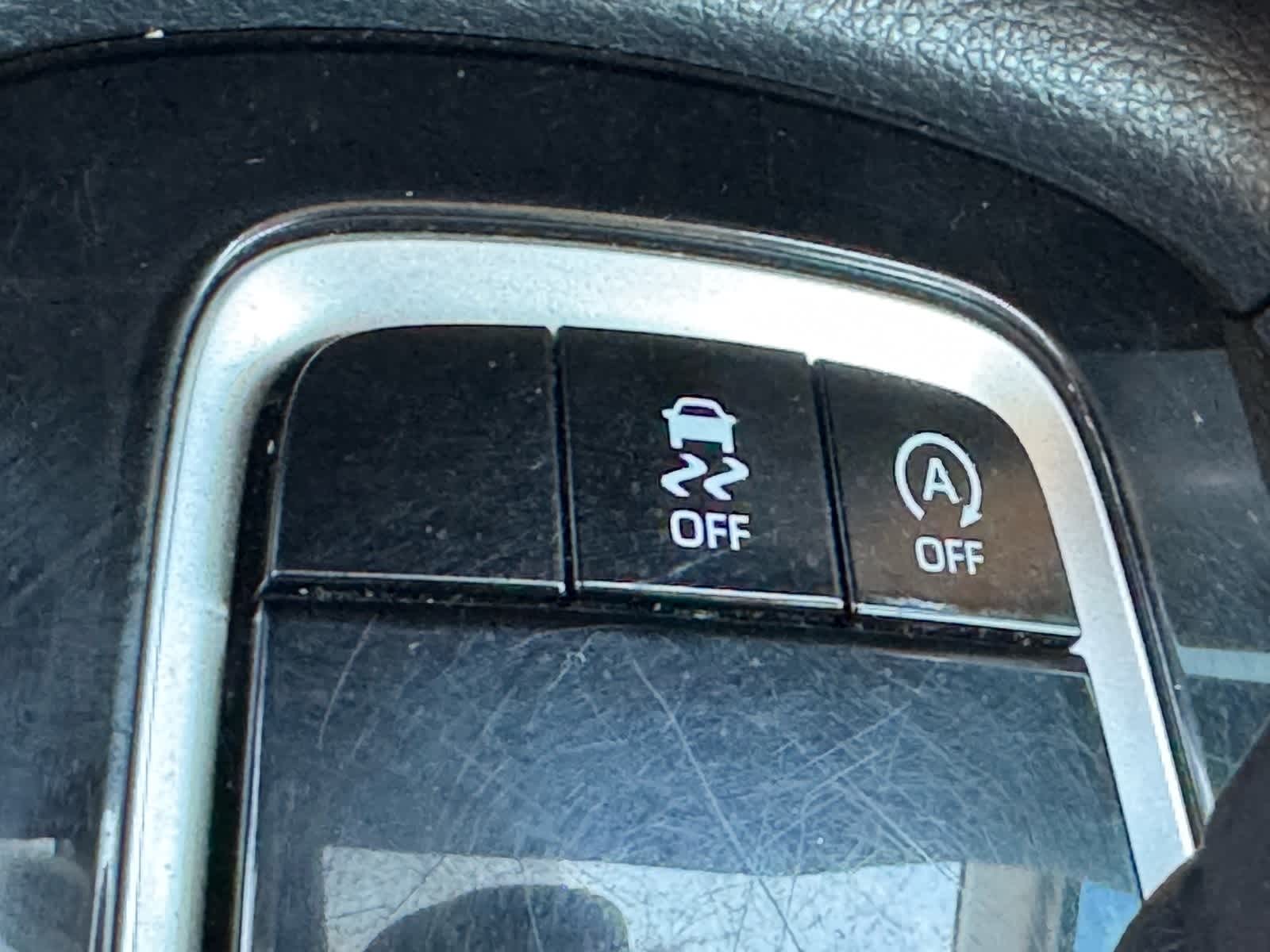 Thumbnail: 2022 Toyota Corolla Cross - 25