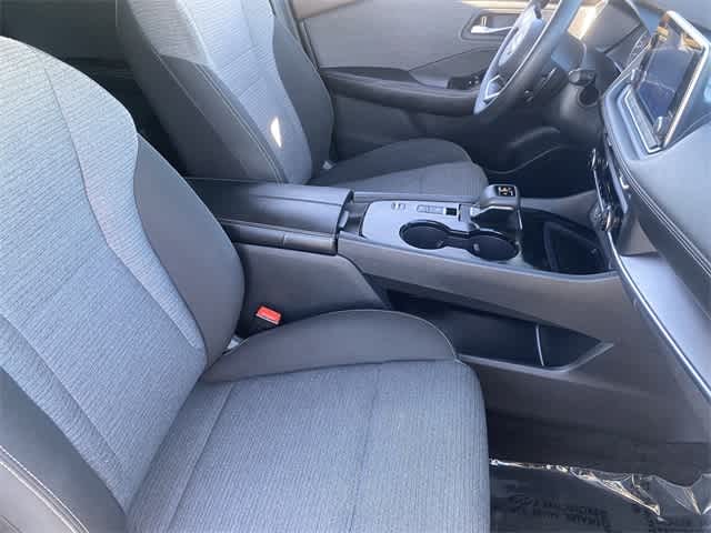 2023 Nissan Rogue SV 12