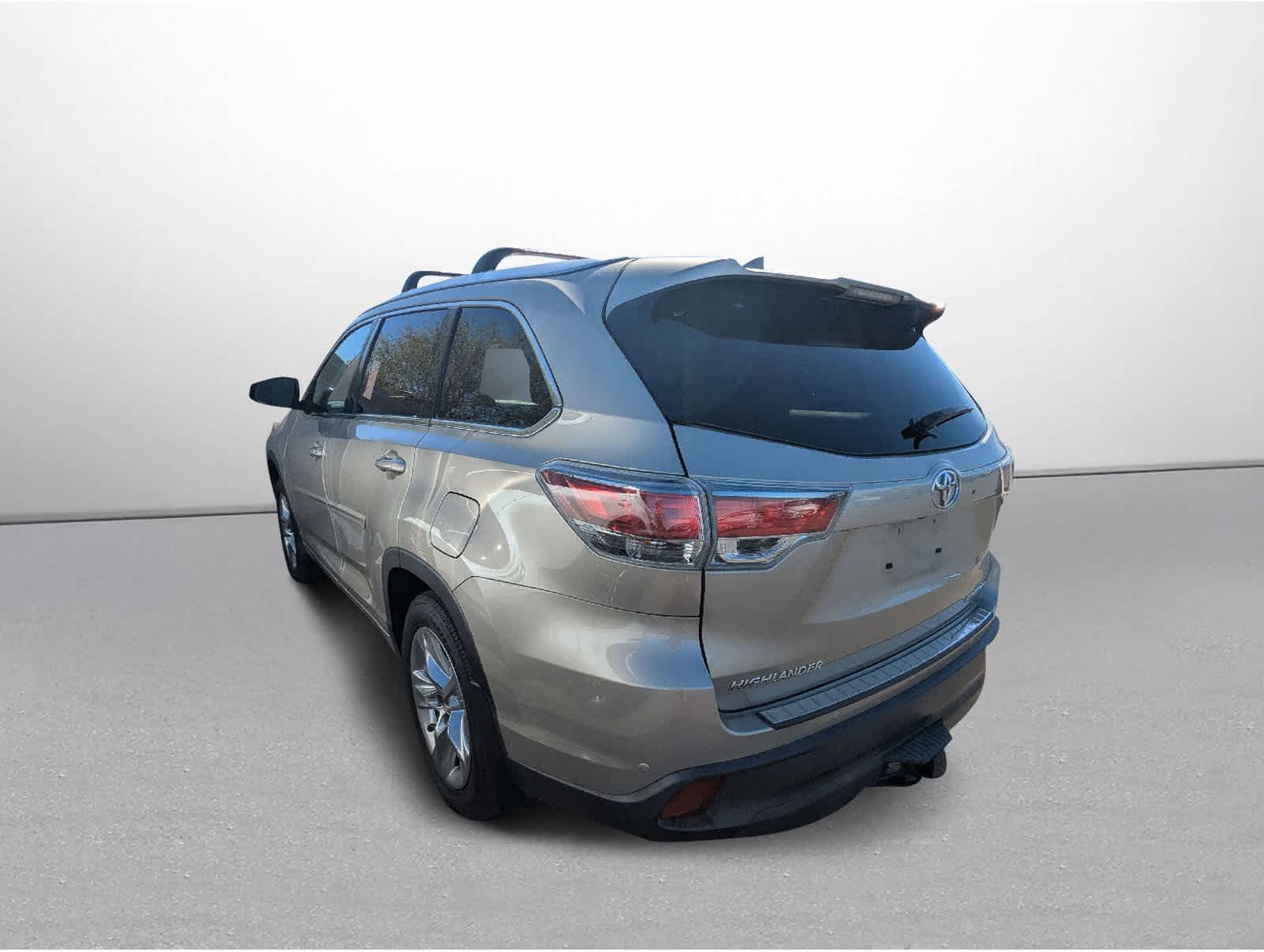 Thumbnail: 2016 Toyota Highlander - 2