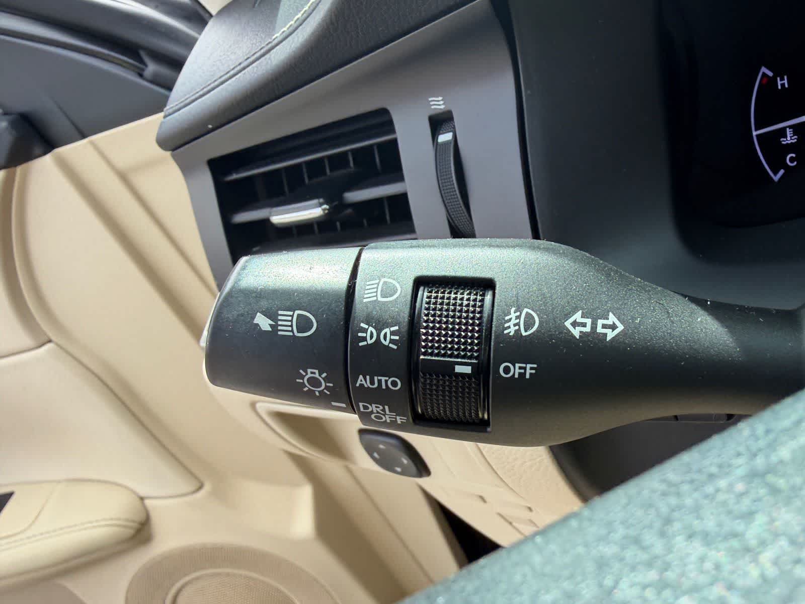 Thumbnail: 2013 Lexus ES - 25