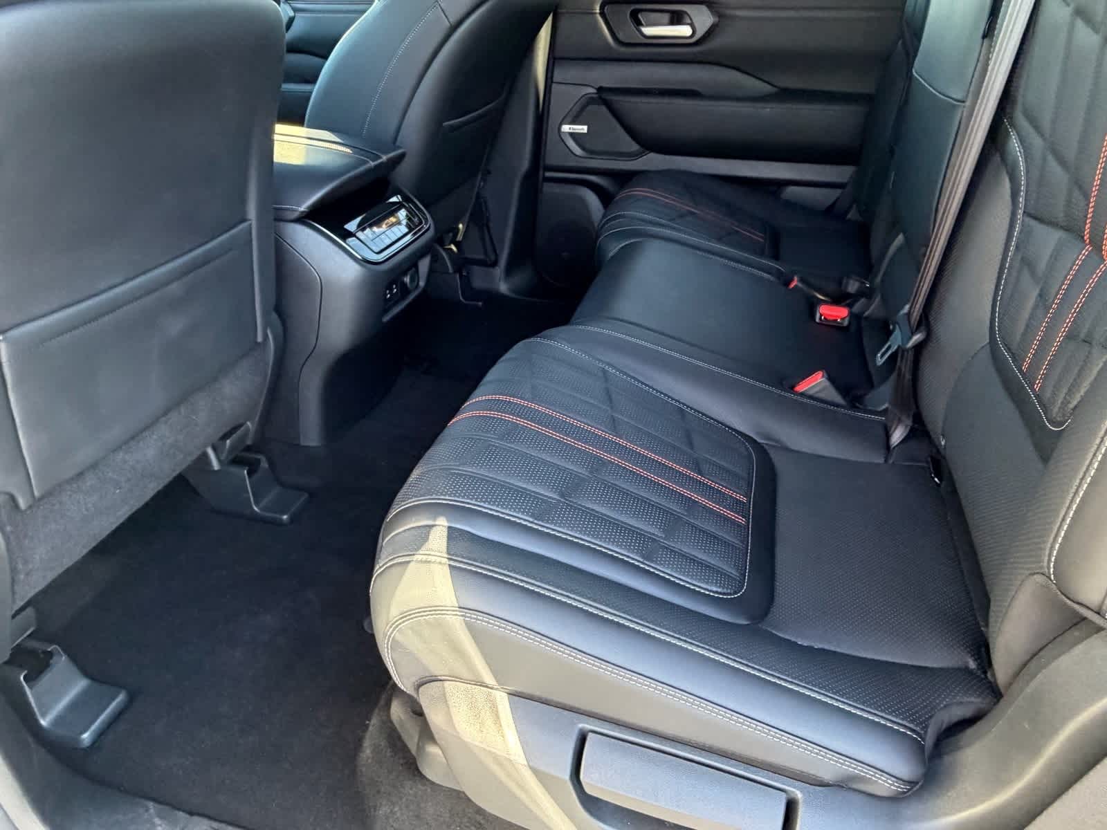 Thumbnail: 2025 Nissan Armada - 17