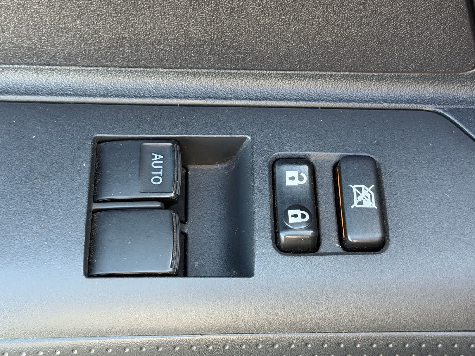 Thumbnail: 2014 Toyota FJ Cruiser - 13