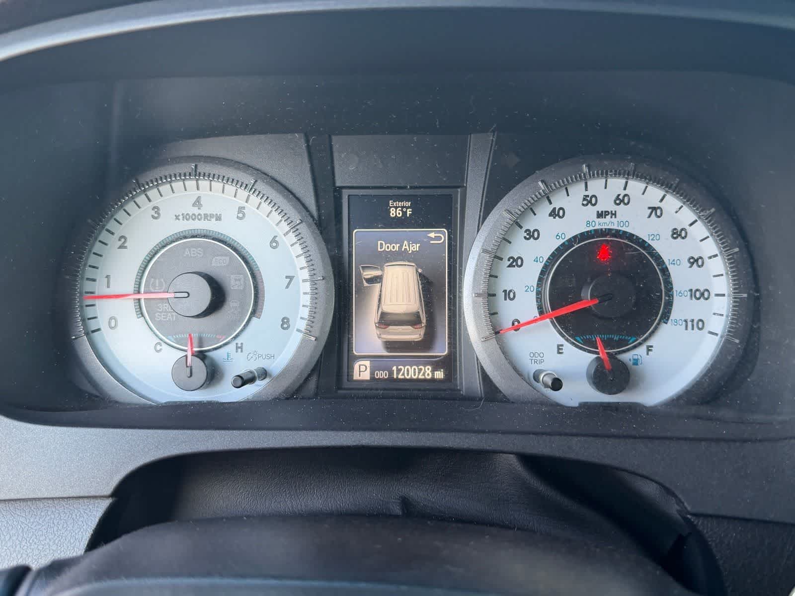 Thumbnail: 2015 Toyota Sienna - 24