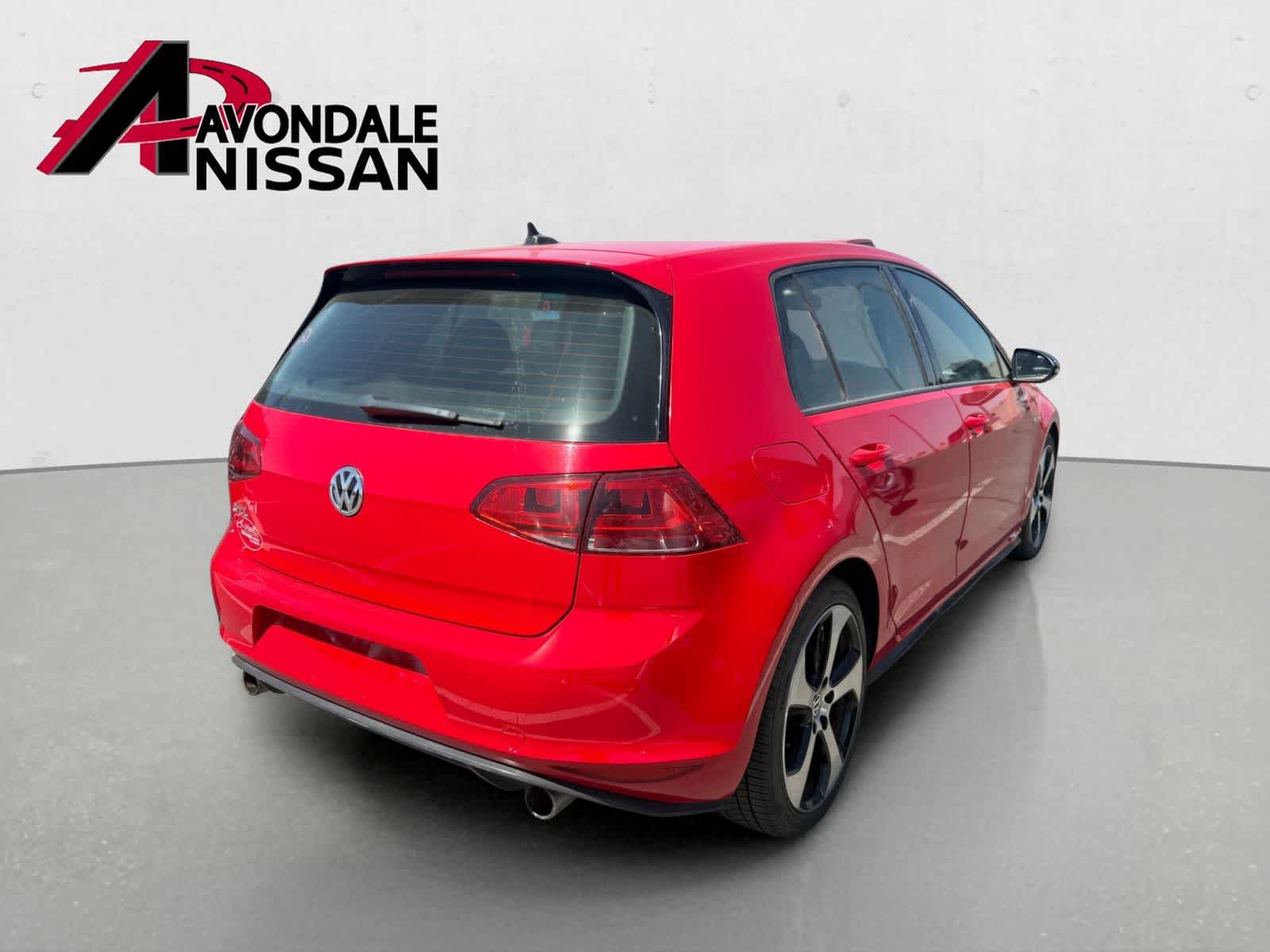 Thumbnail: 2017 Volkswagen Golf - 3