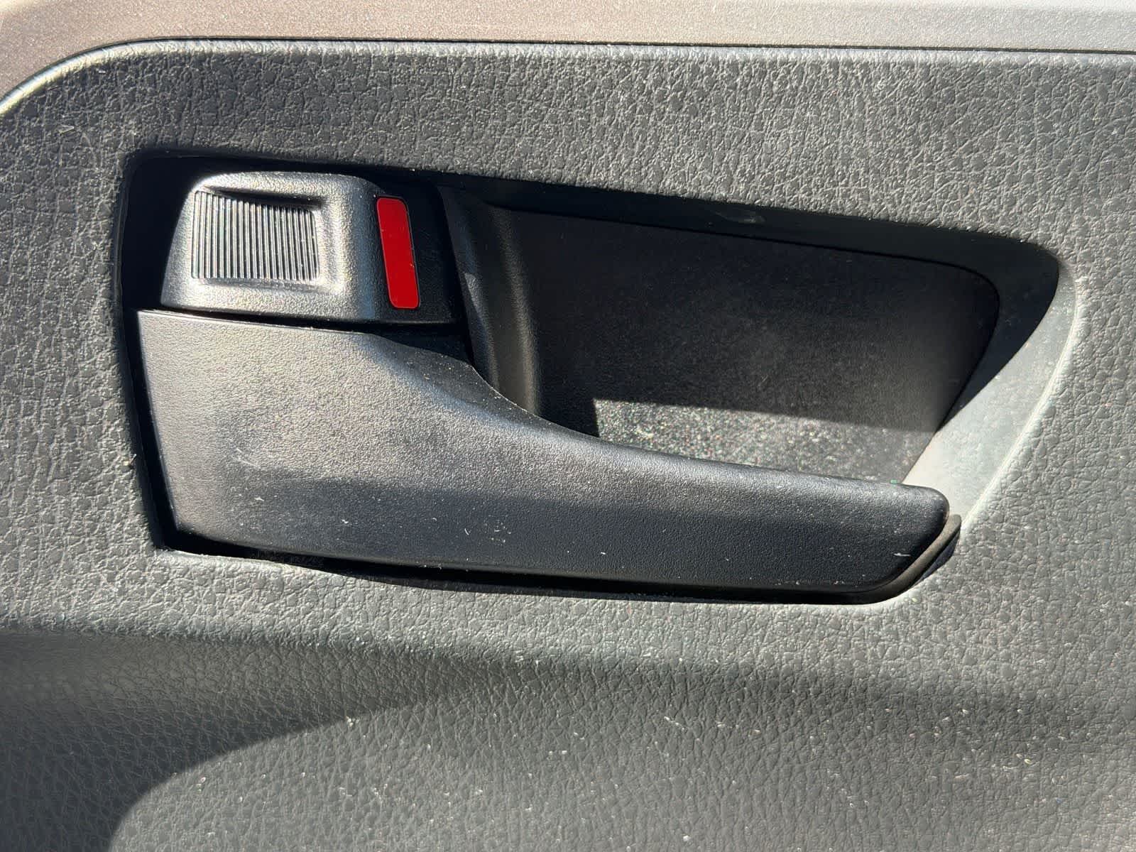 Thumbnail: 2016 Toyota RAV4 - 17