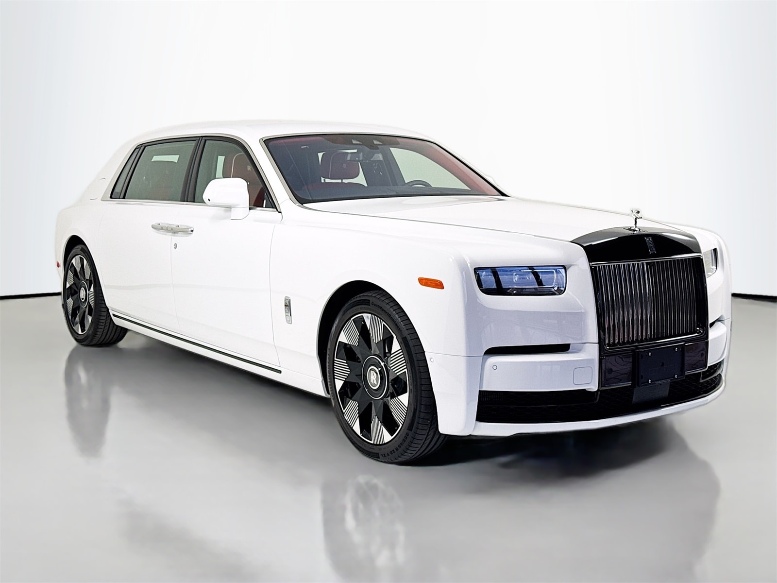 2024 Rolls-Royce Phantom Base's photo