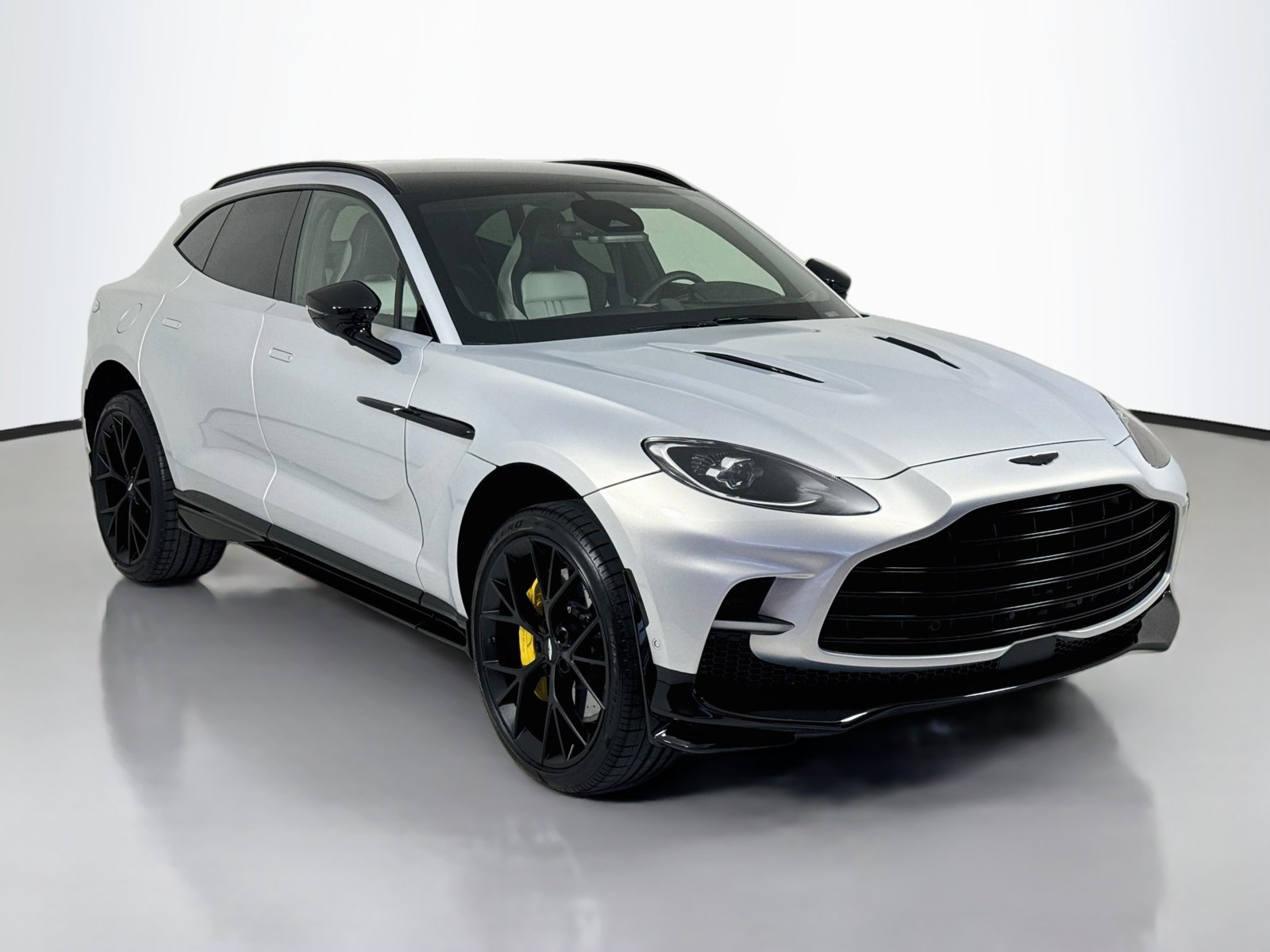 2026 Aston Martin DBX