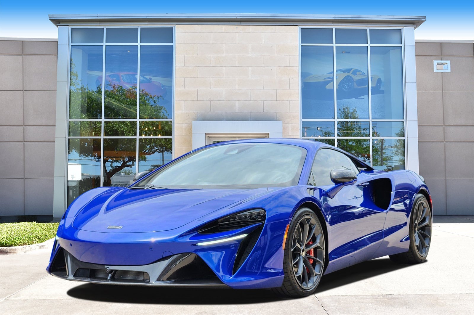 Certified 2023 McLaren Artura Performance with VIN SBM16AEA1PW001117 for sale in Grapevine, TX