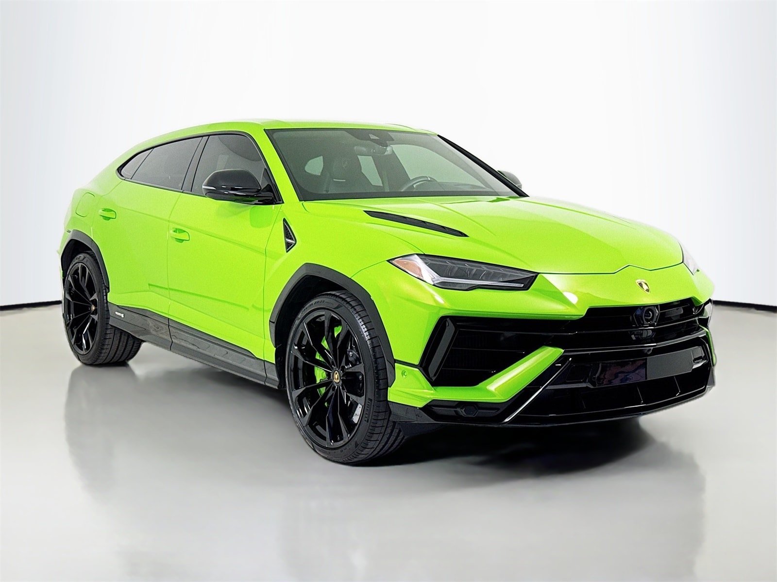 2023 Lamborghini Urus S's photo