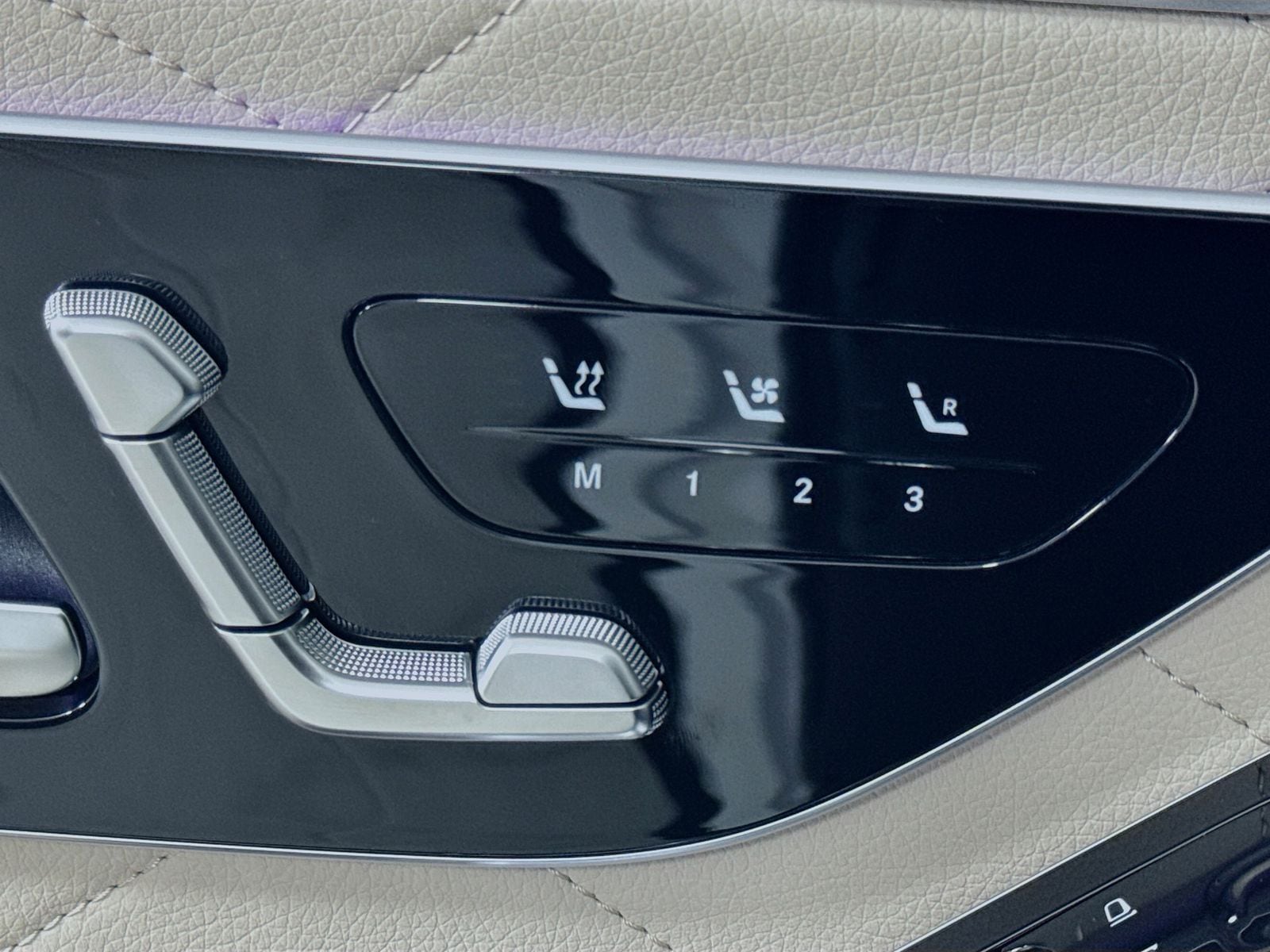 2025 Mercedes-Benz S-Class S 580 - Photo 19
