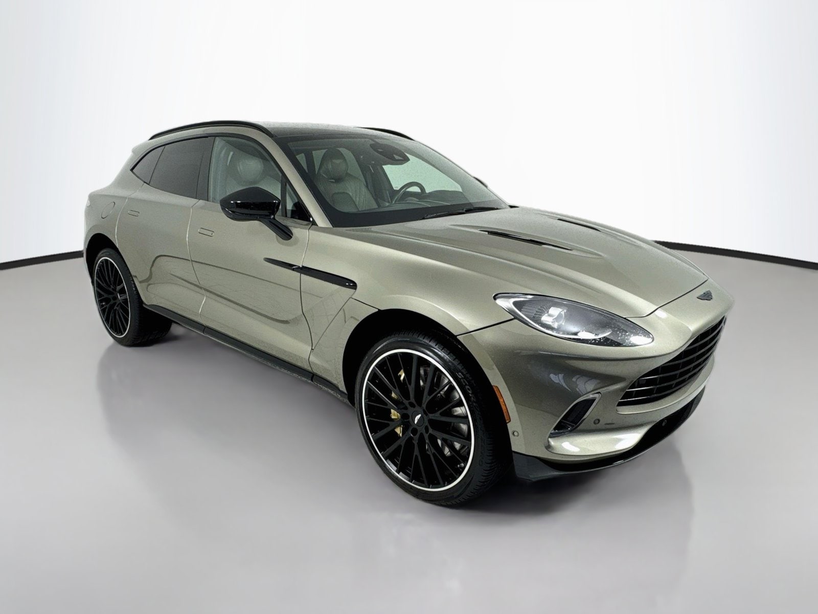 2023 Aston Martin DBX