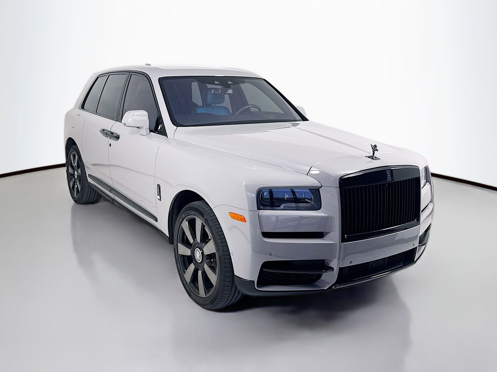 2022 Rolls-Royce Cullinan -'s photo