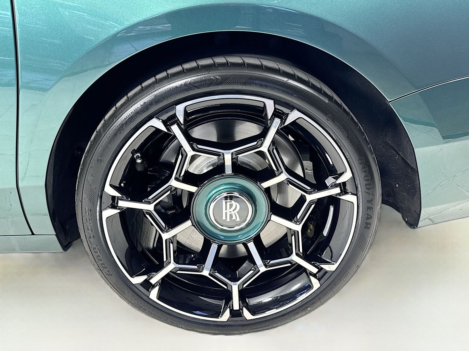 2026 Rolls-Royce Ghost Black Badge - Photo 10