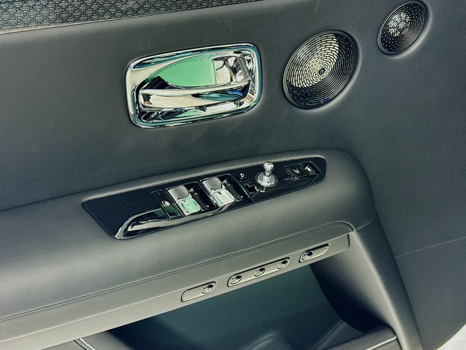 2026 Rolls-Royce Ghost Black Badge - Photo 18