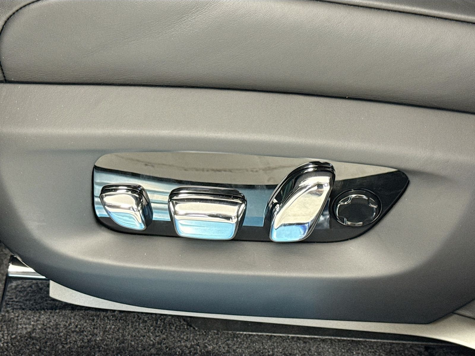 2026 Rolls-Royce Ghost Black Badge - Photo 20