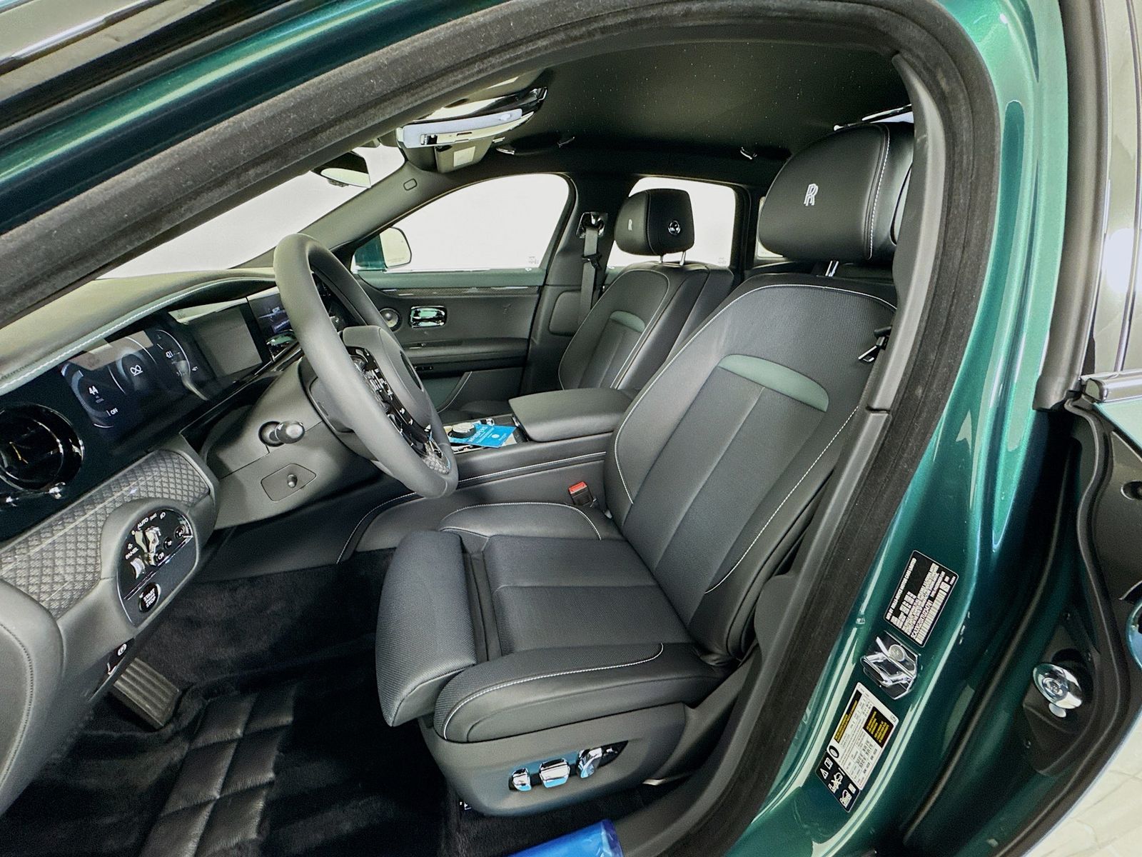 2026 Rolls-Royce Ghost Black Badge - Photo 21