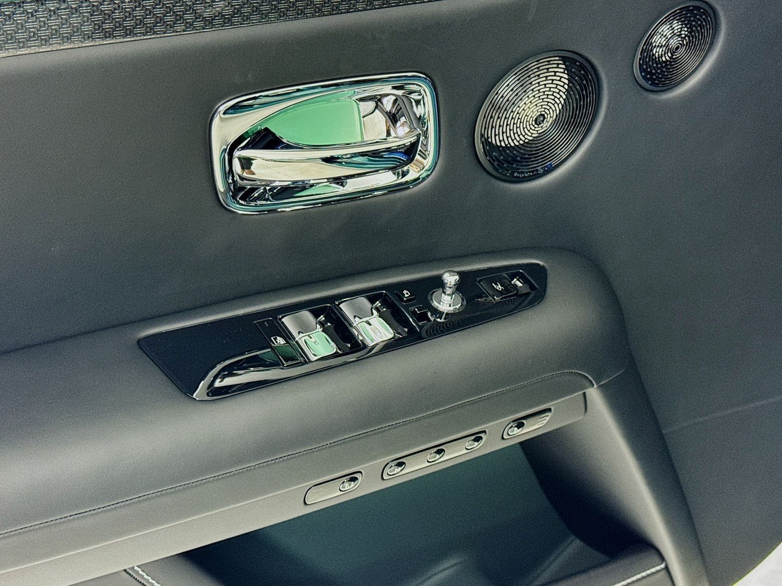 2026 Rolls-Royce Ghost Black Badge - Photo 17