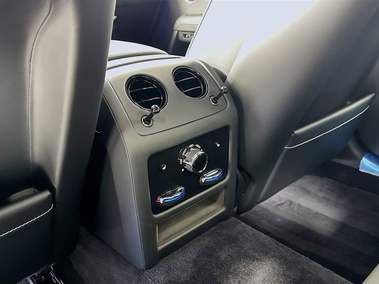 2026 Rolls-Royce Ghost Black Badge - Photo 27