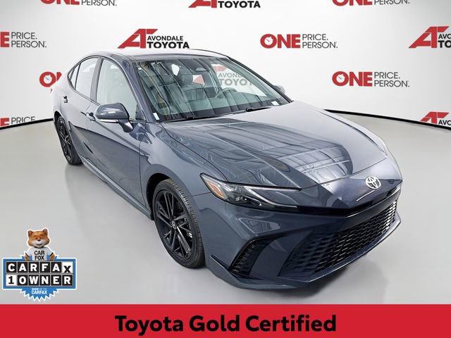 2025 Toyota Camry XSE Hybrid's photo