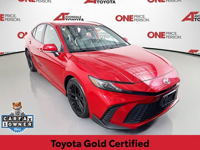 2025 Toyota Camry SE Hybrid's photo