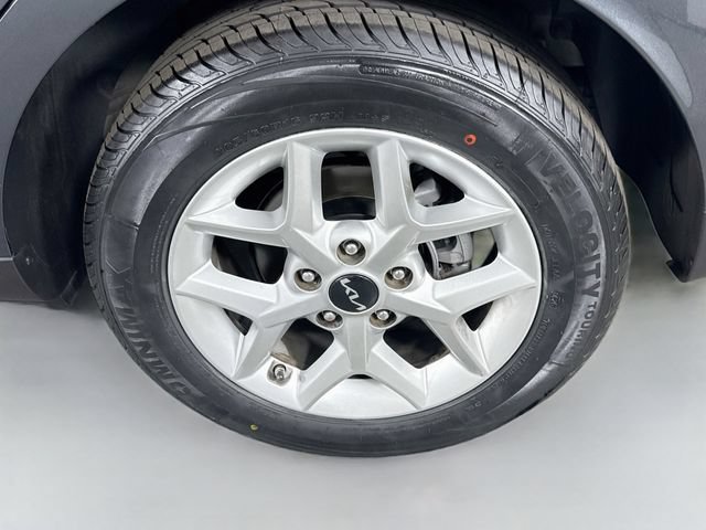 2025 Kia Soul LX - Photo 28