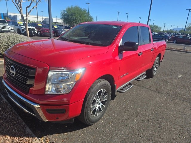 2023 Nissan Titan SV photo 2