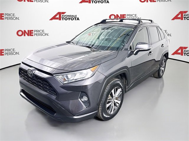 2020 Toyota RAV4 XLE photo 3