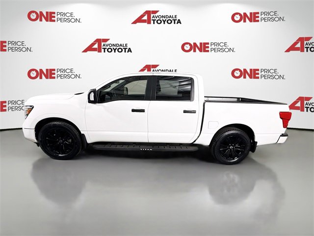 2023 Nissan Titan SV photo 2