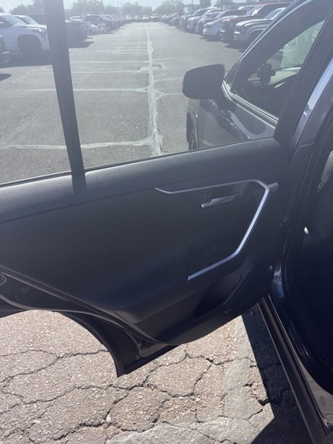 2025 Toyota RAV4 Hybrid XSE photo 3