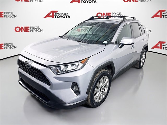 2021 Toyota RAV4 XLE Premium photo 3