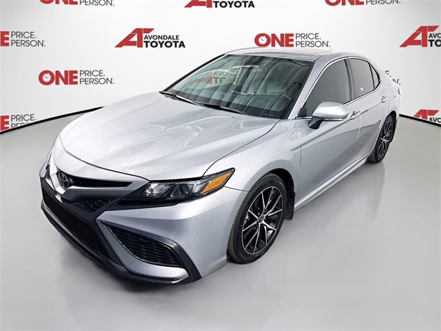 2022 Toyota Camry SE photo 3