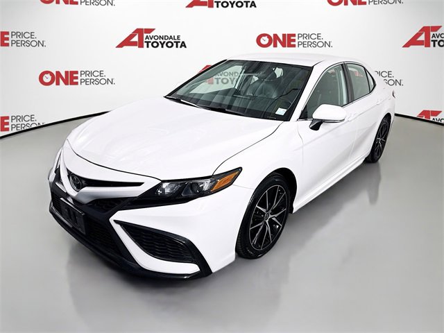 2023 Toyota Camry SE photo 3