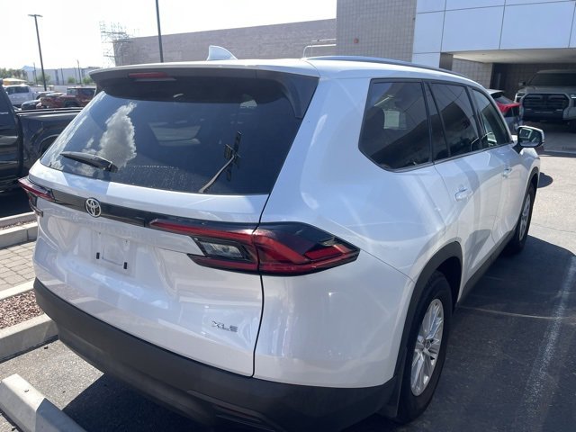 2025 Toyota Grand Highlander XLE photo 3