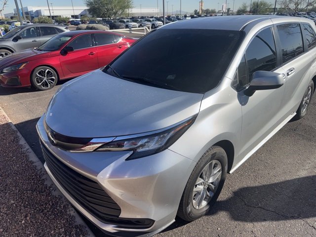 2022 Toyota Sienna Van Passenger Van 