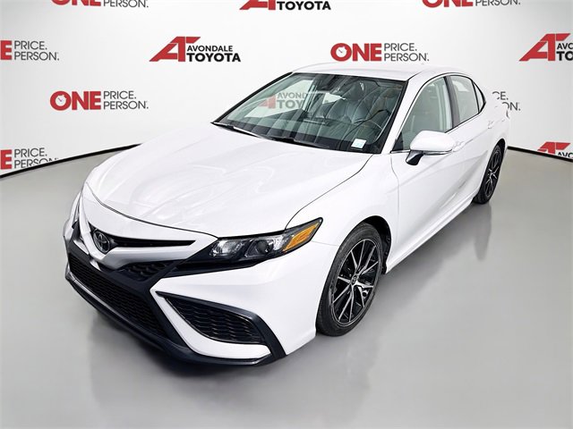 2023 Toyota Camry SE photo 3