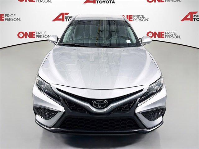 2022 Toyota Camry SE photo 2